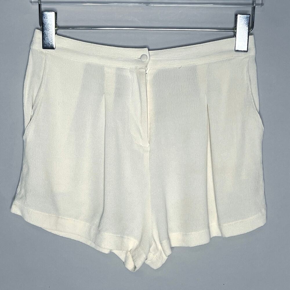 Flynn Skye M Womens Tailored Ivory Shorts Pleated Front Side Pockets Tailored